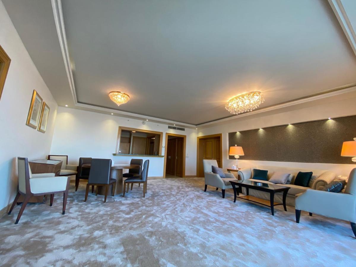 Chez Haytham At Four Seasons Nile Plaza Residential Suite カイロ エクステリア 写真